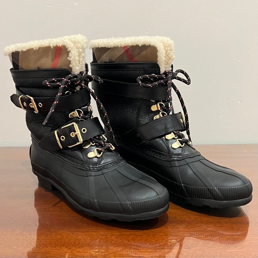 EUC Burberry Windmere Check Weather Boot